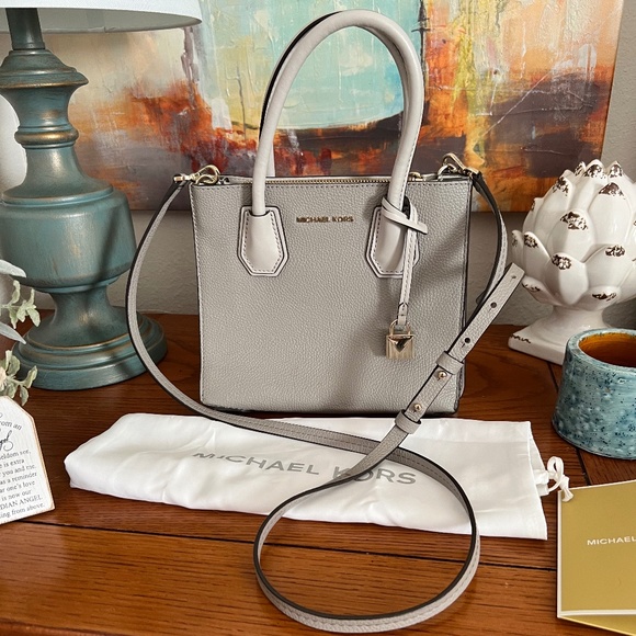 EUC - Michael Kors MD Mercer Crossbody Bag - Pearl Grey - Picture 15 of 15